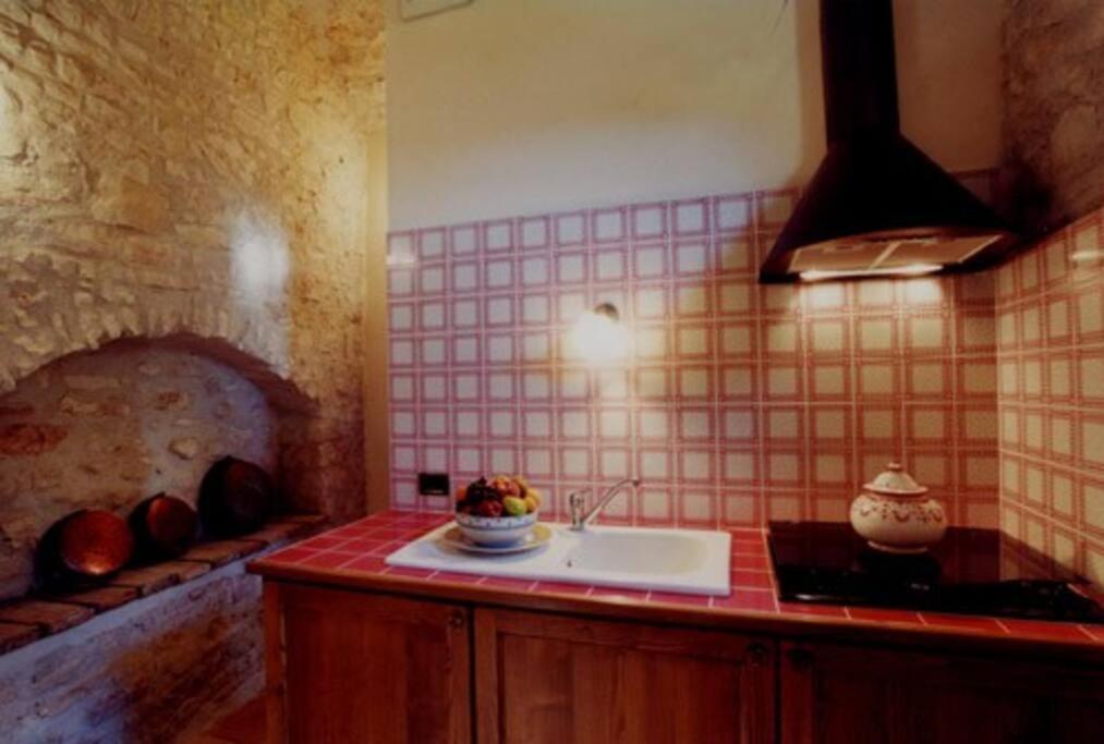 All Stone Horse Stable Converted To Elegant Apartment - Baltimora Spoleto Exterior photo